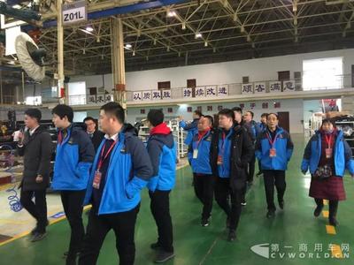 河南办事处参观大运重卡工厂，阳光文化助推当日订车360辆